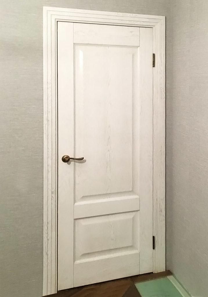 Белые двери из массива Дуба