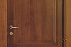 Классические деревянные двери