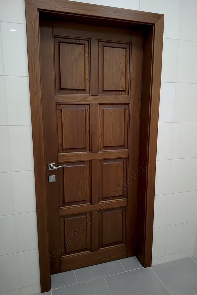 Двері з ясеня