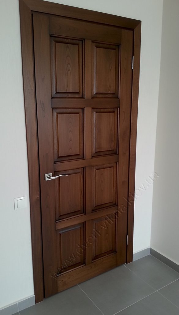 Двері з ясеня