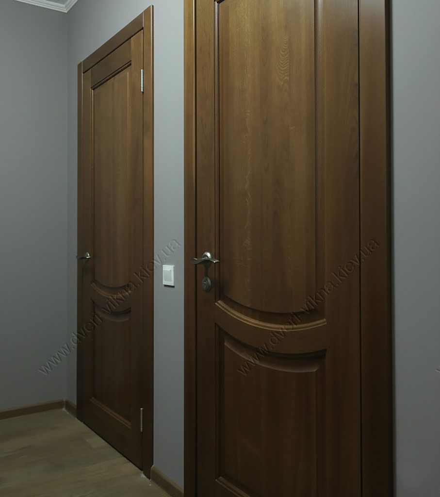 Двері з дуба