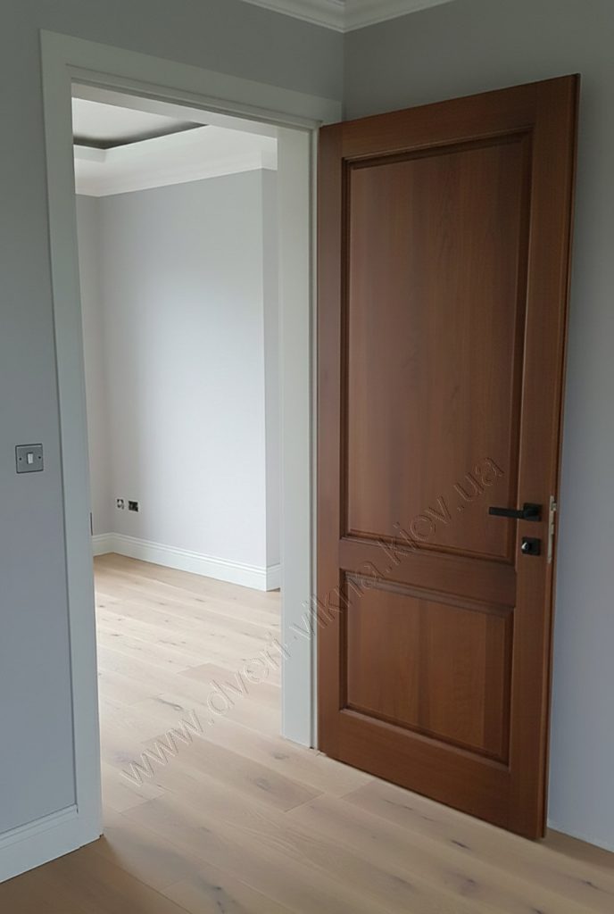 Двері з ясеня