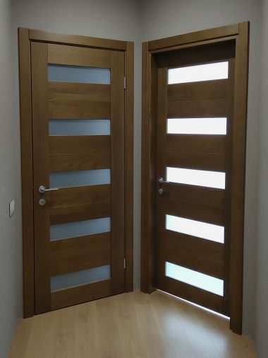 Сучасні дубові двері