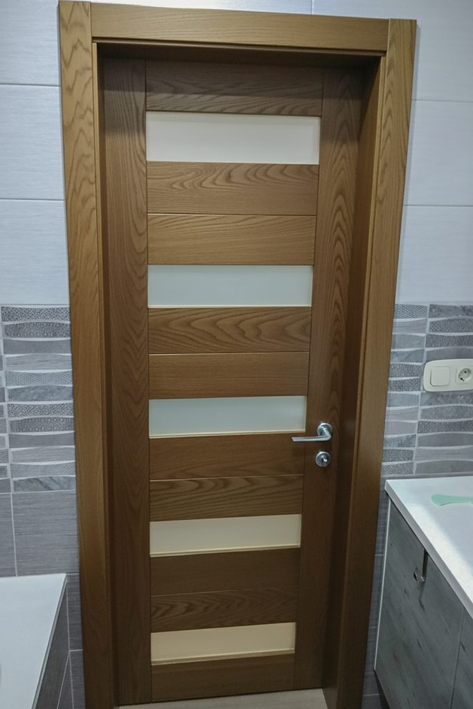 Сучасні дубові двері