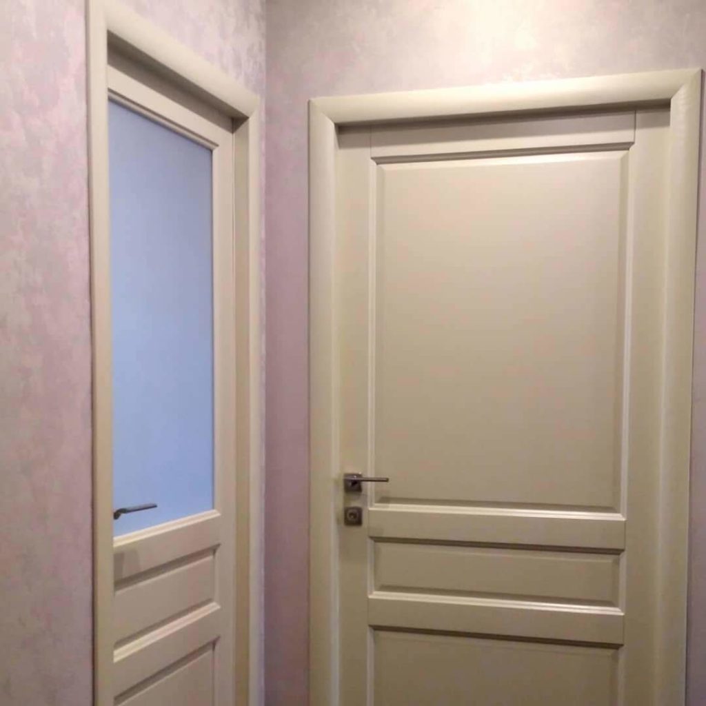 Классические белые двери