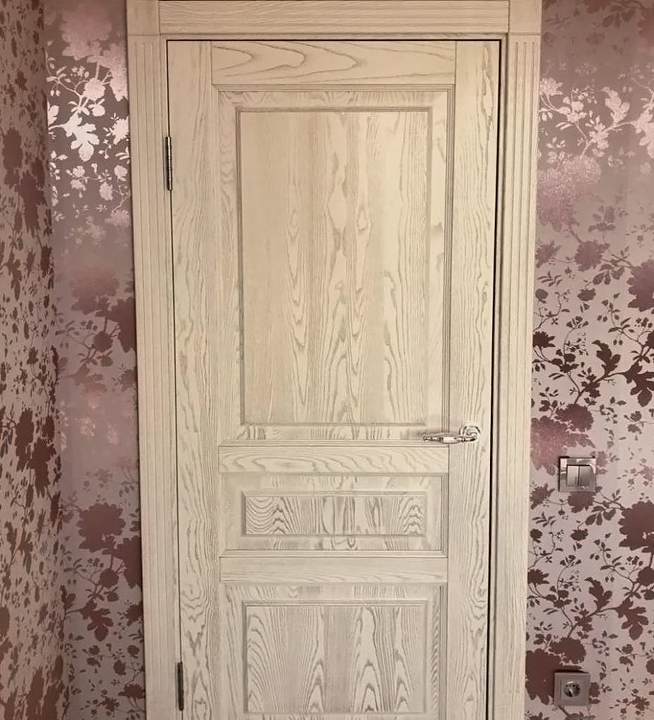Двери из Ясеня - краска + патина.