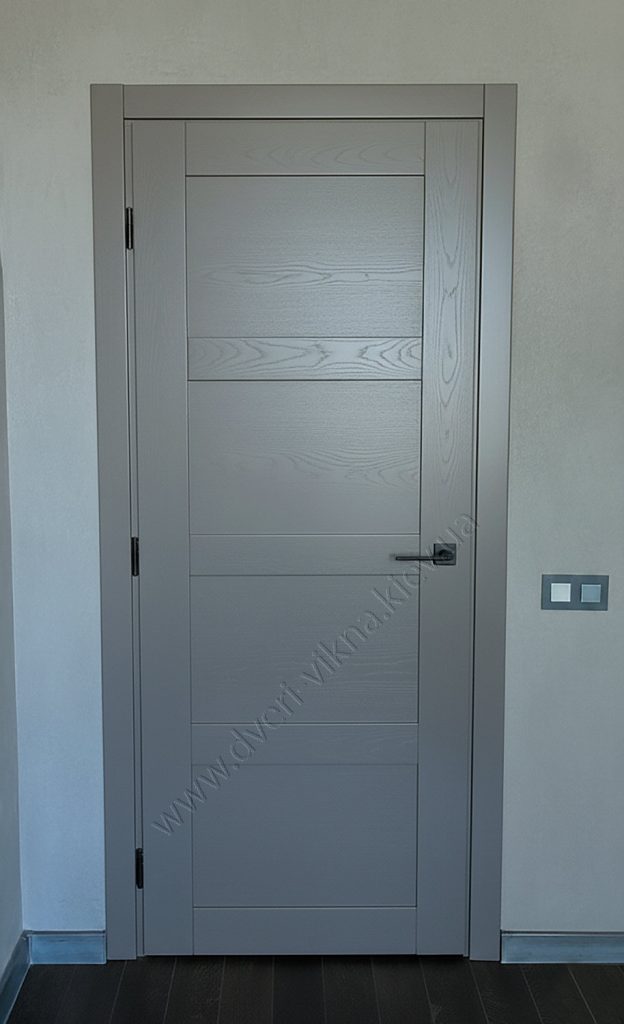 Двері з Ясеня фарба RAL7000