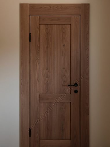 Двері з масиву ясеня
