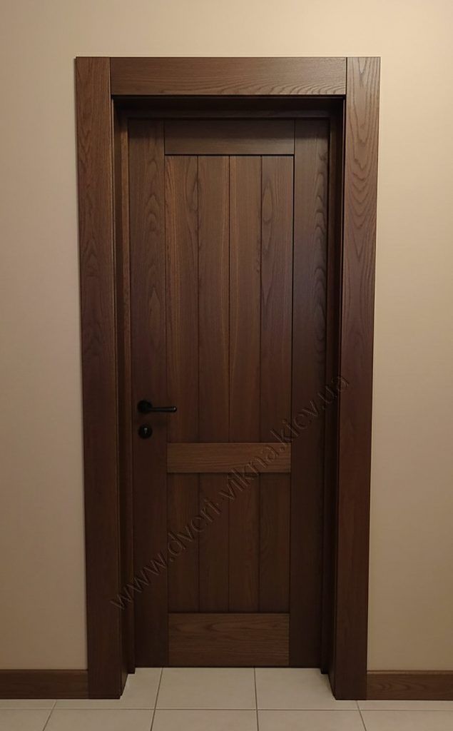 Двері з масиву ясеня