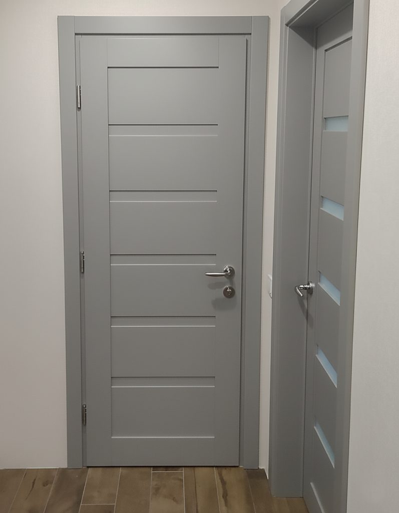 Двері дерев'яні RAL7000