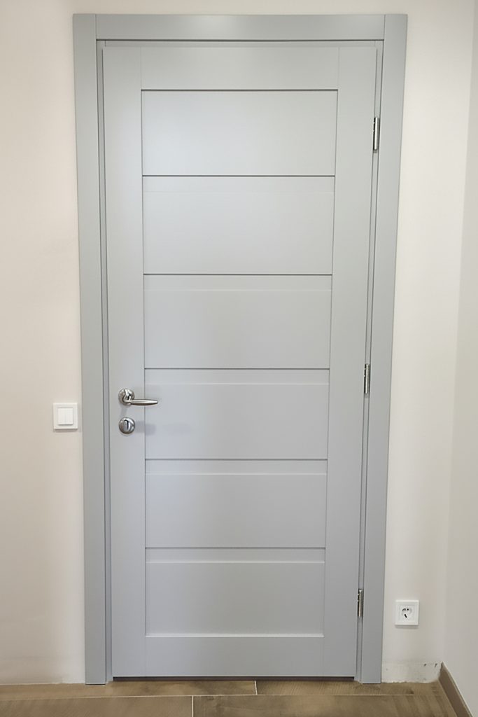 Двері дерев'яні RAL7000