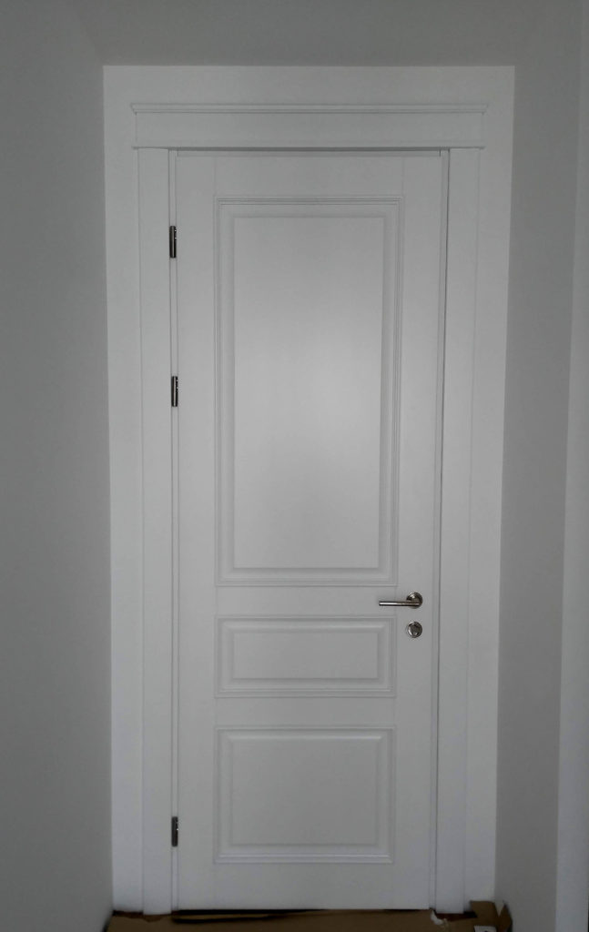 Двери из ясеня RAL9003