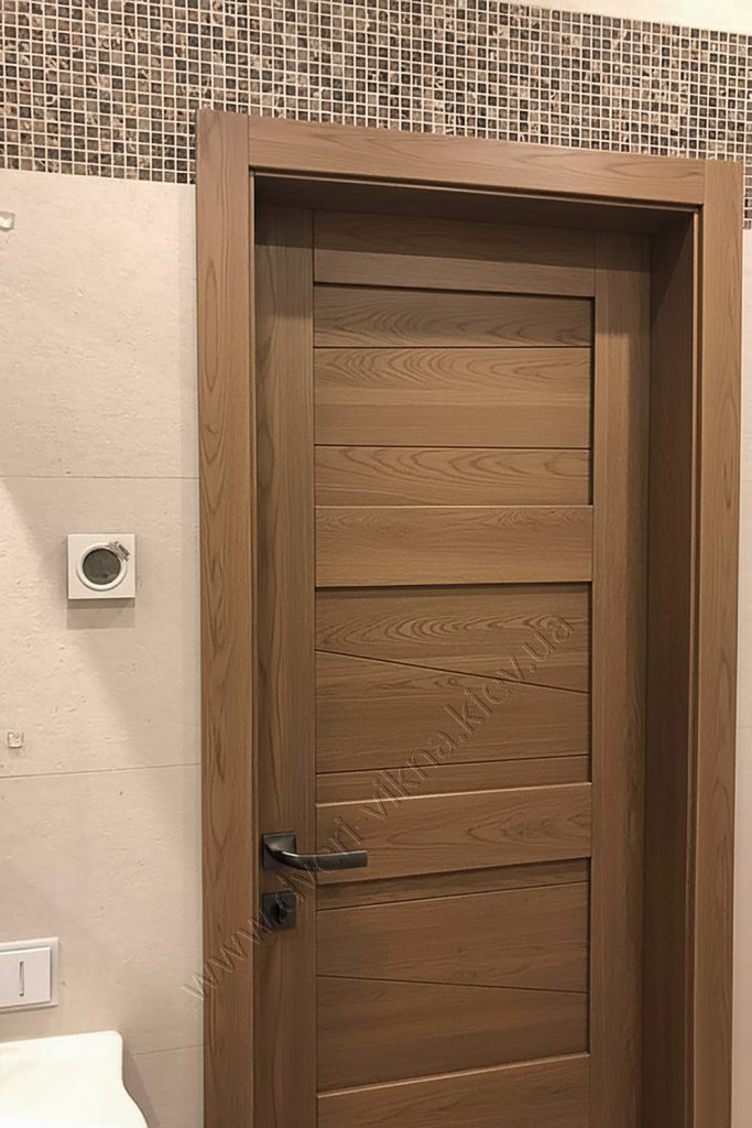 Двері з масиву дуба