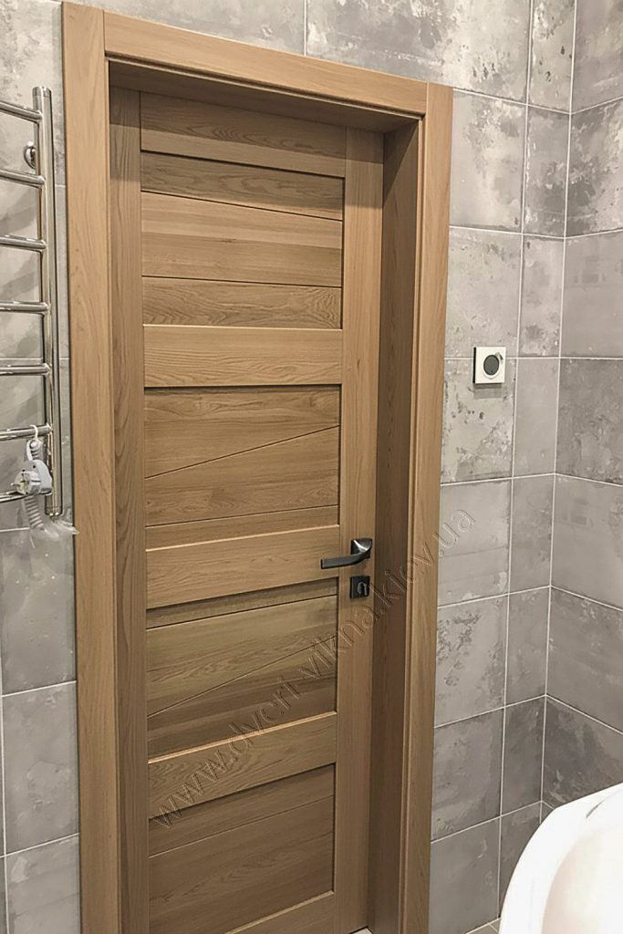 Двері з масиву дуба