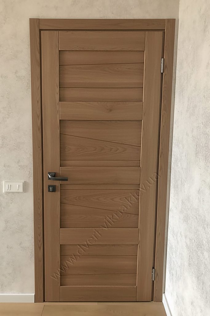 Двері з масиву дуба