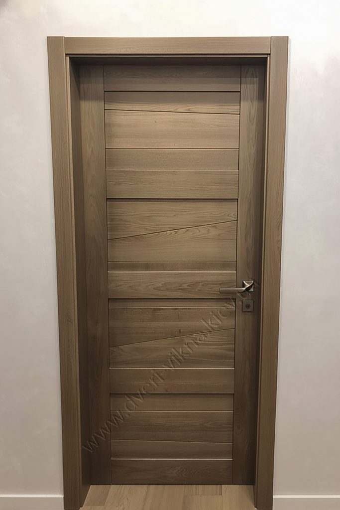 Двері з масиву дуба