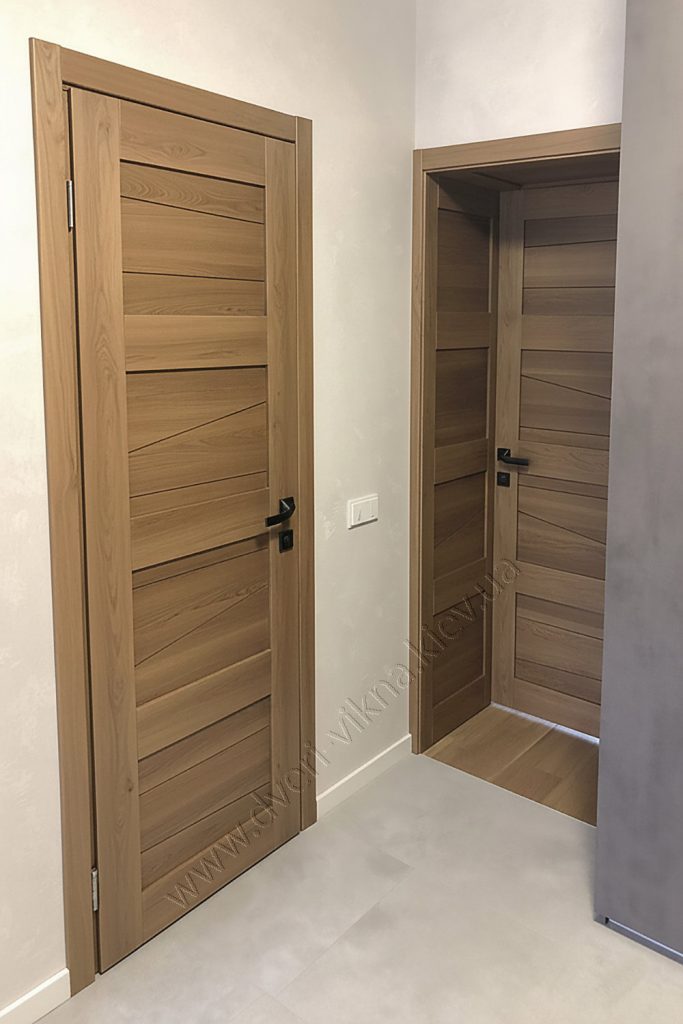 Двері з масиву дуба