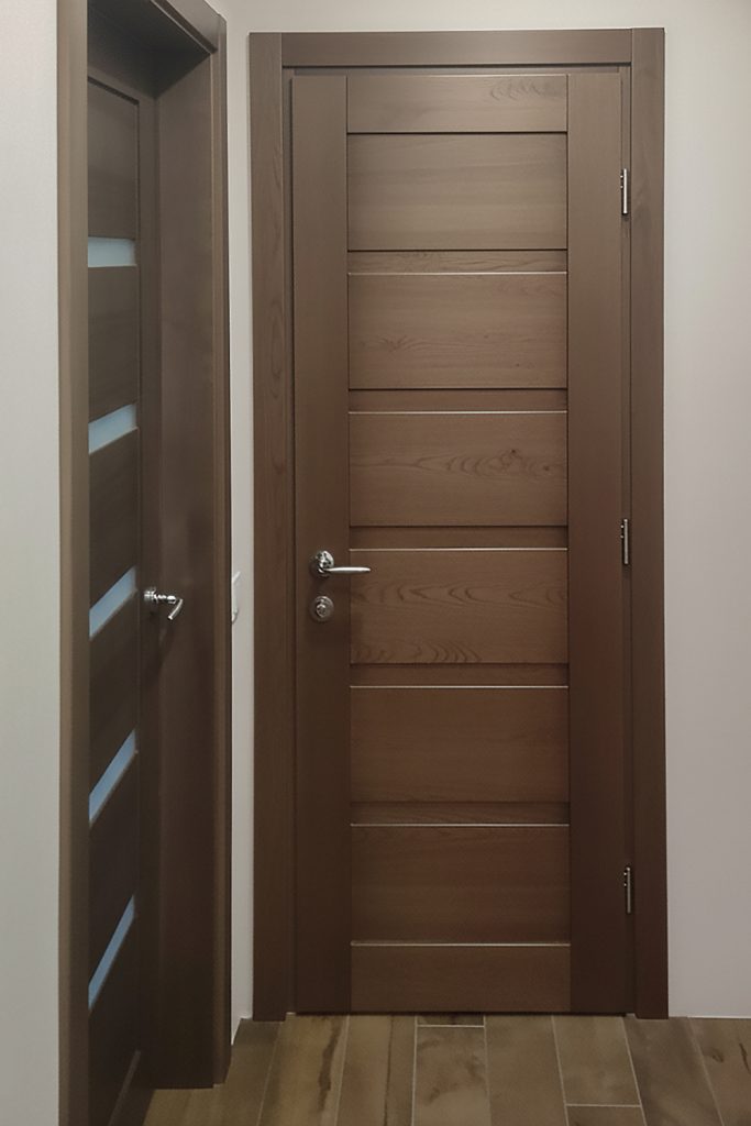 Двері з масиву ясеня