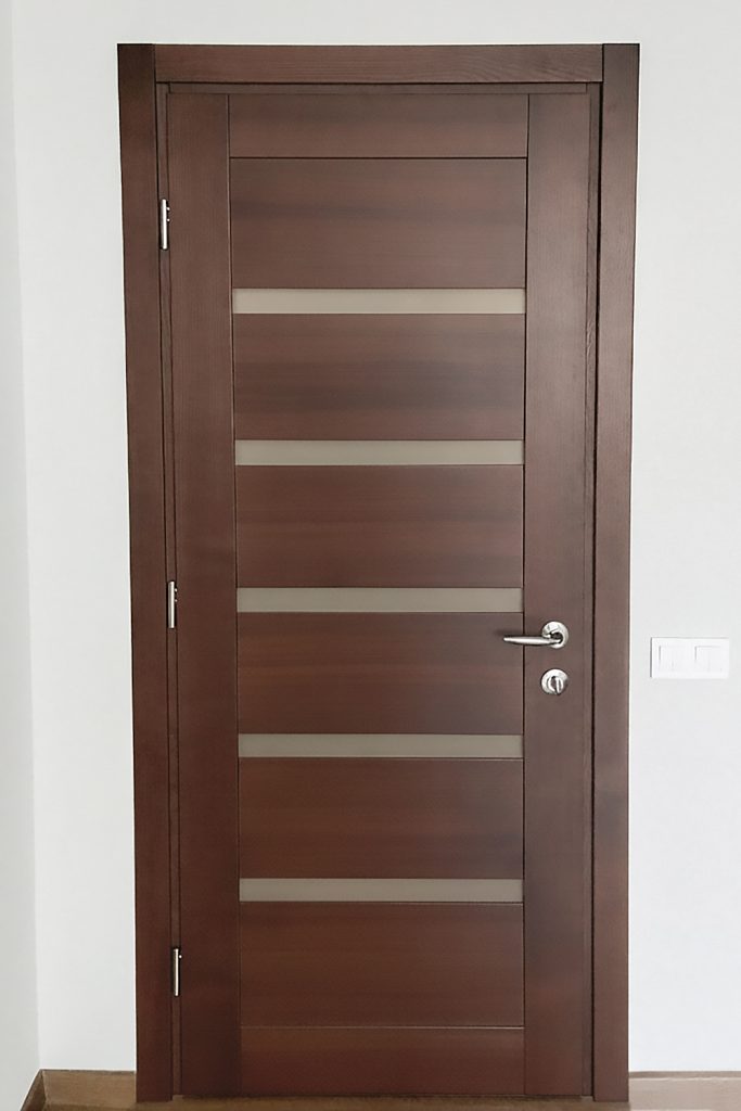 Двері з масиву ясеня