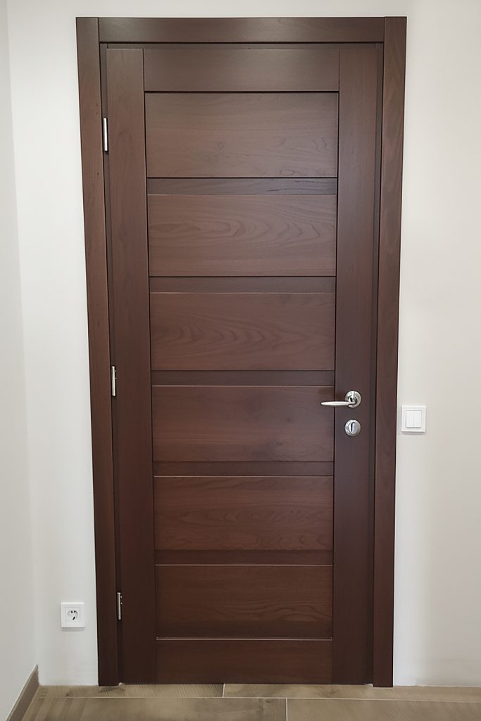 Двері з масиву ясеня