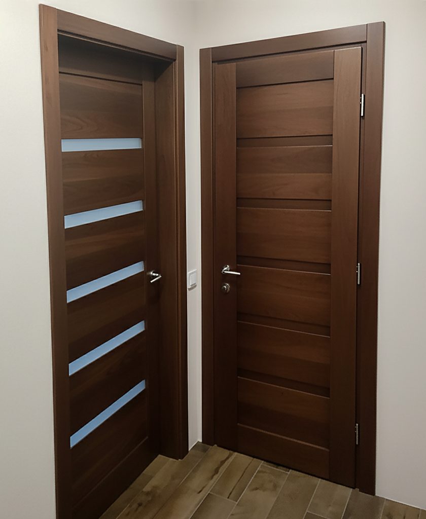 Двері з масиву ясеня