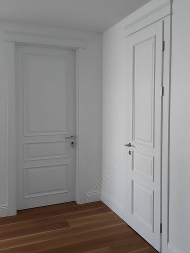 Двері з ясеня RAL9003