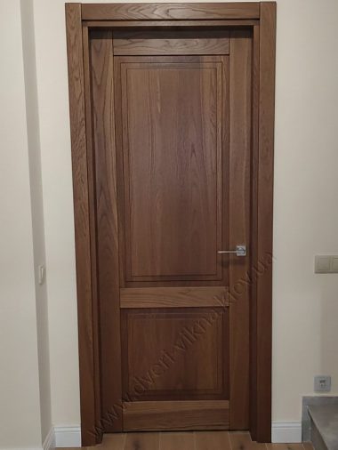 Двері з Ясеня