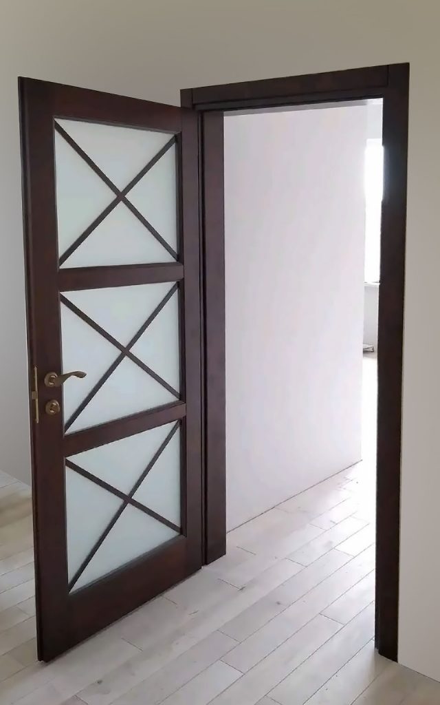 Двери из Ольхи